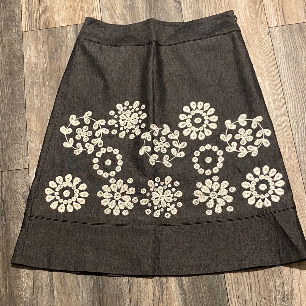 Ann Taylor Gray A-Line Skirt with White Floral Design